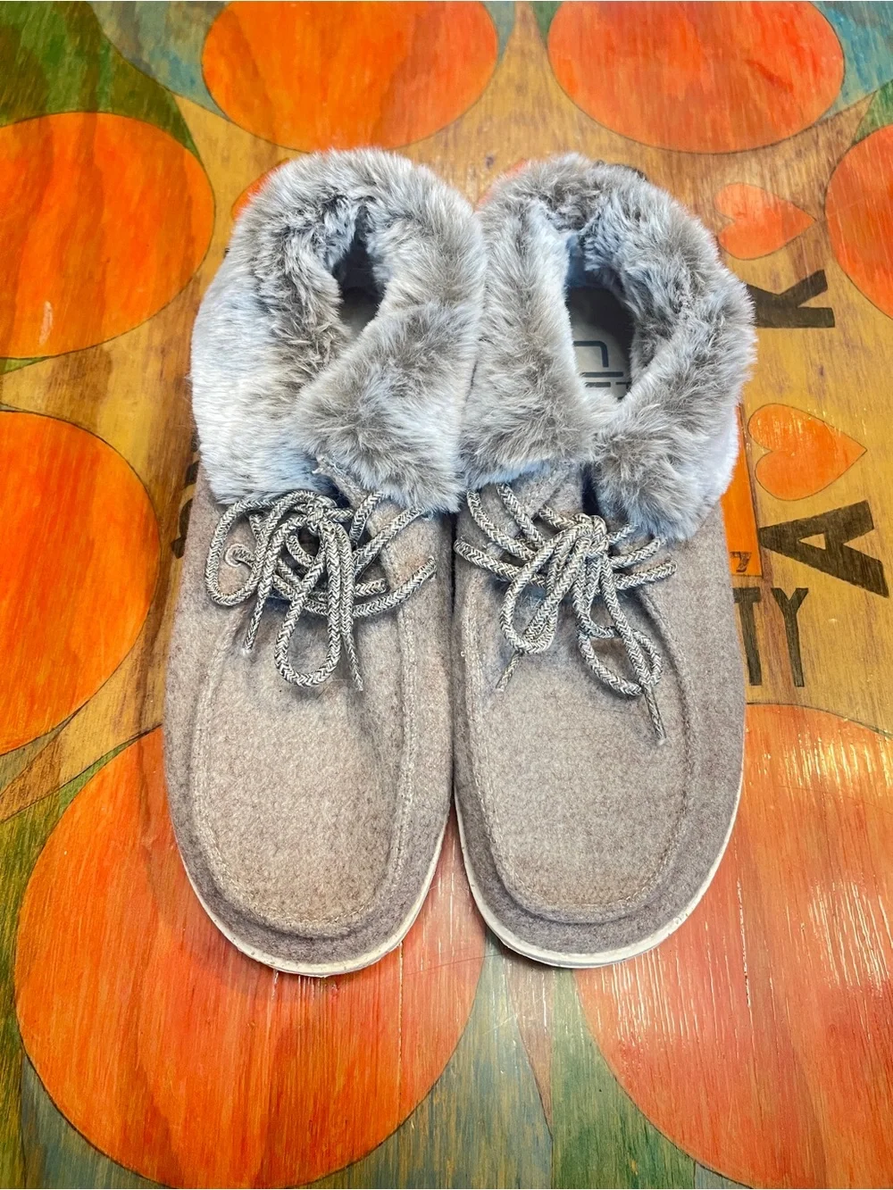 Hey Dude BRITT Charcoal Gray Fur Lined Lace-Up Shoes Size 6 Cozy Casual Comfort